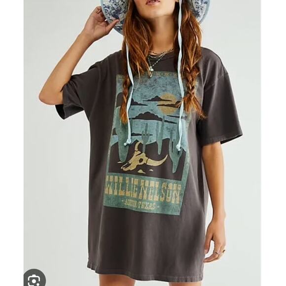 DayDreamer Gray Willie Nelson Oversized Band Tee Womens Medium Graphic T-Shirt - Picture 5 of 10